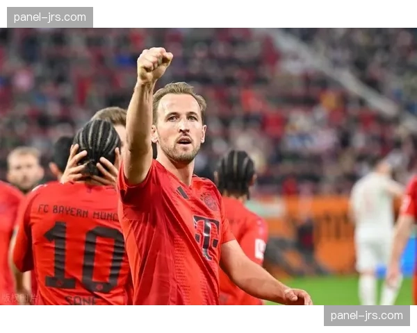 凯恩头球破门瞬间，斯坦尼西奇精准传中助攻拜仁2-0领先