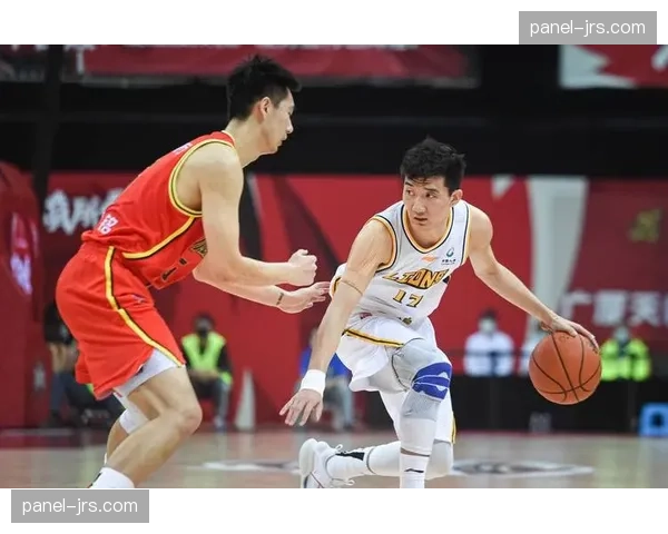 深度复盘:浙江广厦对阵广东的系列赛中,孙铭徽的持球压力与出球选择 深度复盘:浙江广厦对阵广东的系列赛中,孙铭徽的持球压力与出球选择